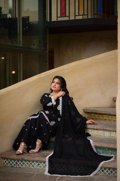 Elegance – Embroidered 3Pcs Suit