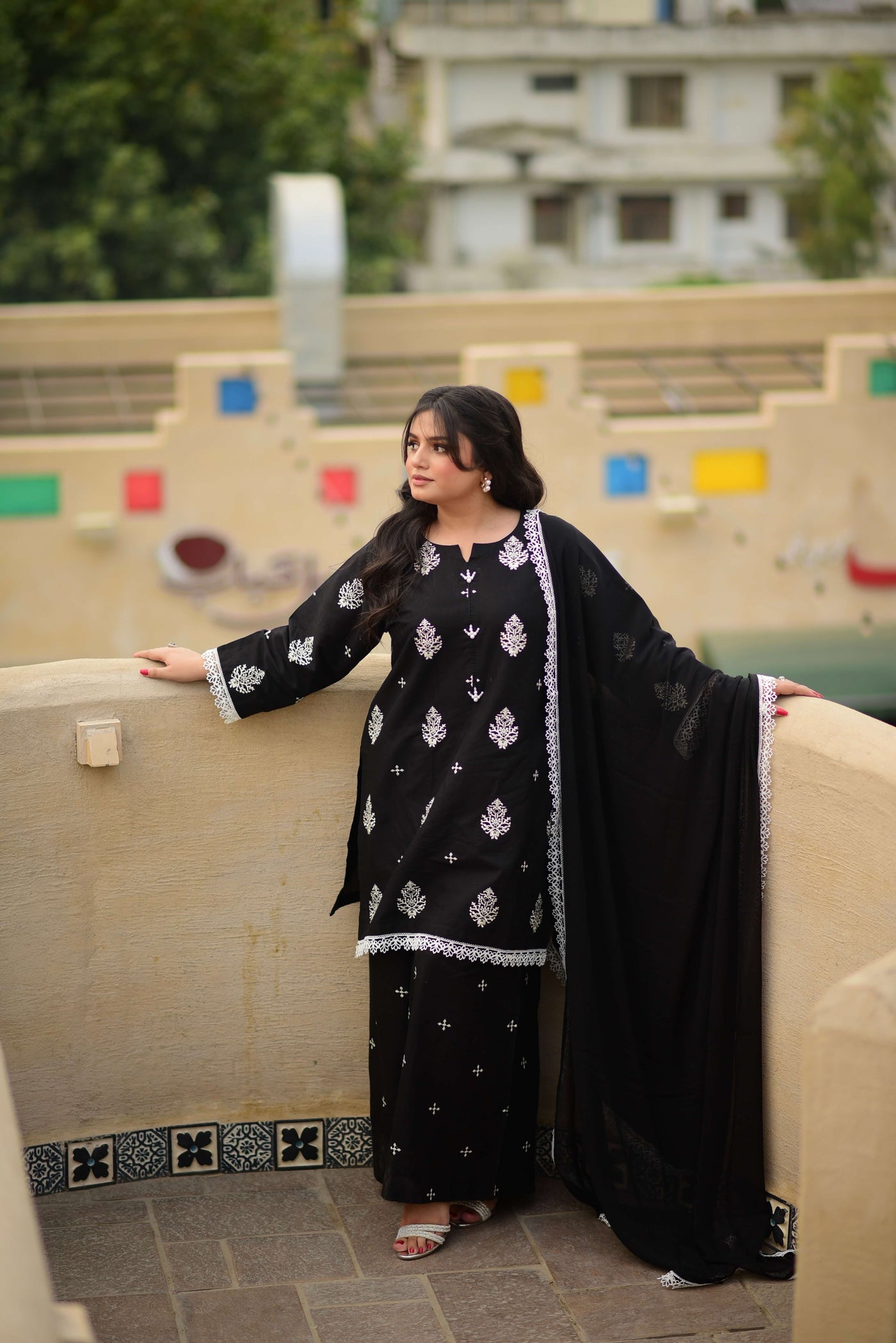 Elegance – Embroidered 3Pcs Suit