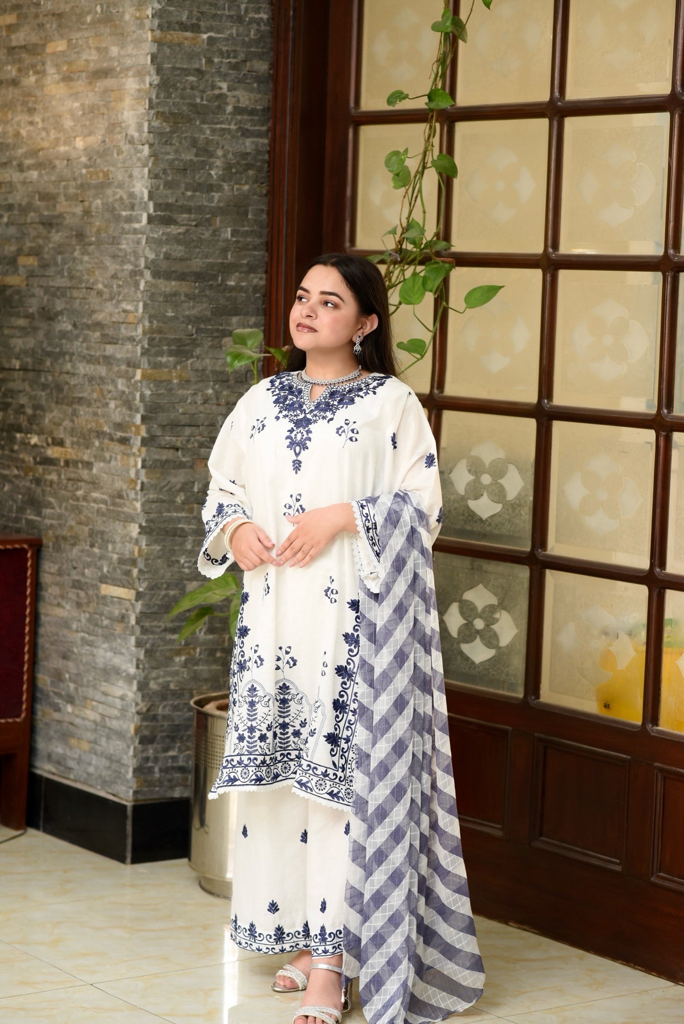 Grace - embroidered 3pcs set